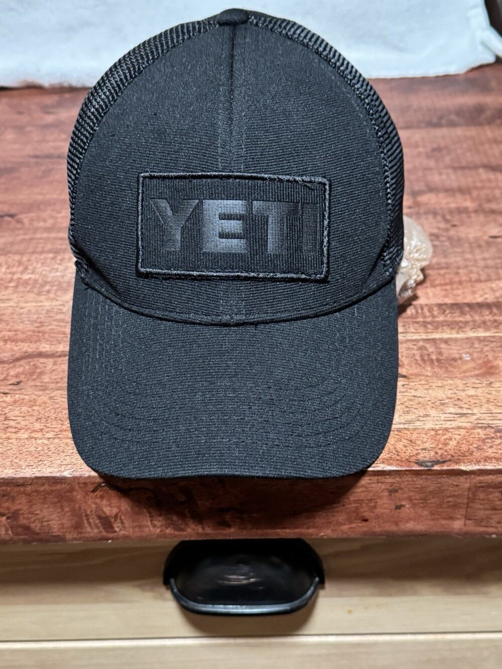 YETI Snapback Mesh Back Trucker Hat Black One Size Adjustable Outdoor